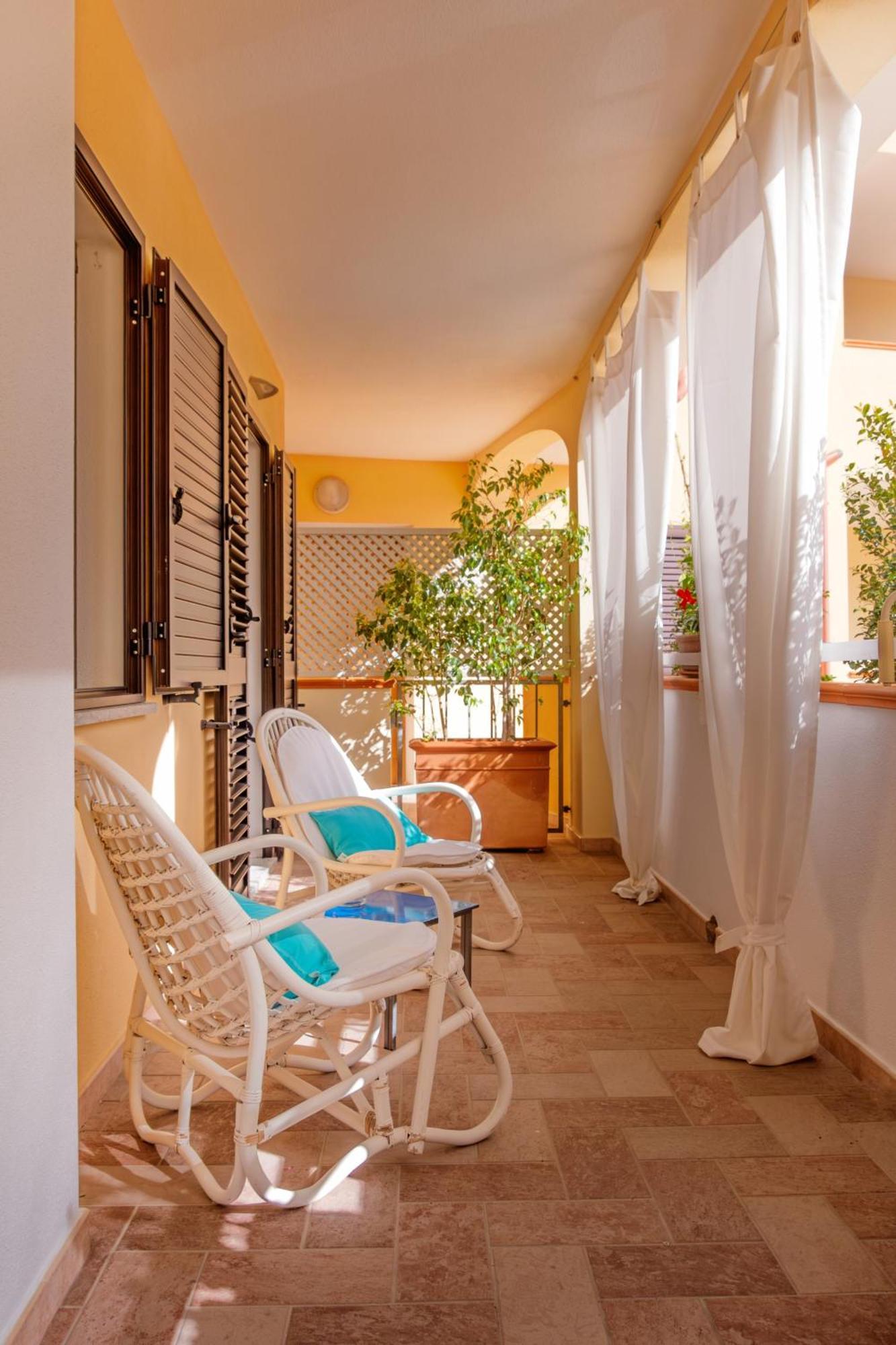 Orosei Home Holidays - I Fiori Exterior photo
